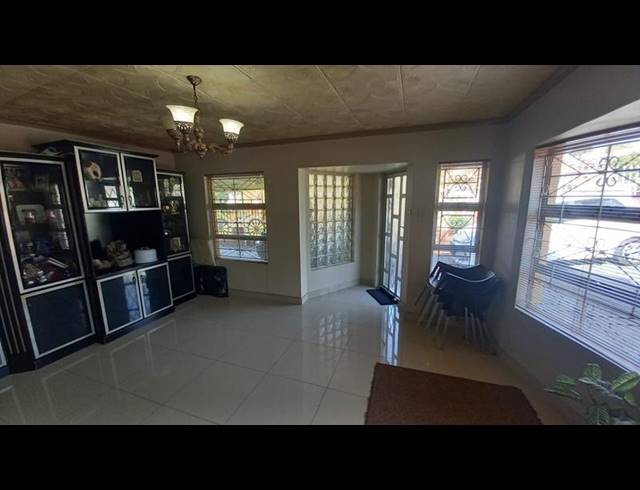4 BEDROOM HOUSE FOR SALE IN SHALLCROSS